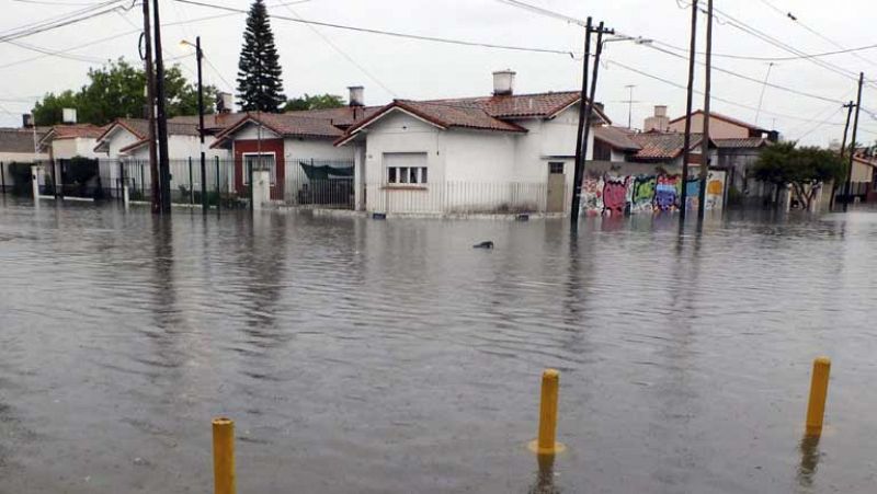 Buenos Aires se recupera del fuerte temporal de viento y lluvia