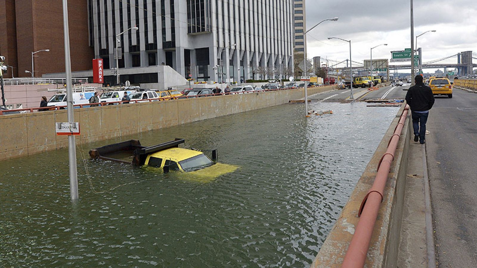 Nueva York intenta recuperar la normalidad tras el paso de Sandy