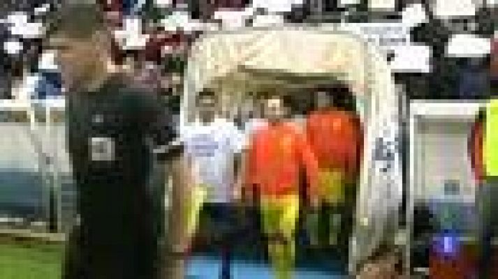 Telediario 1 - El Barcelona zanja la eliminatoria en Vitoria