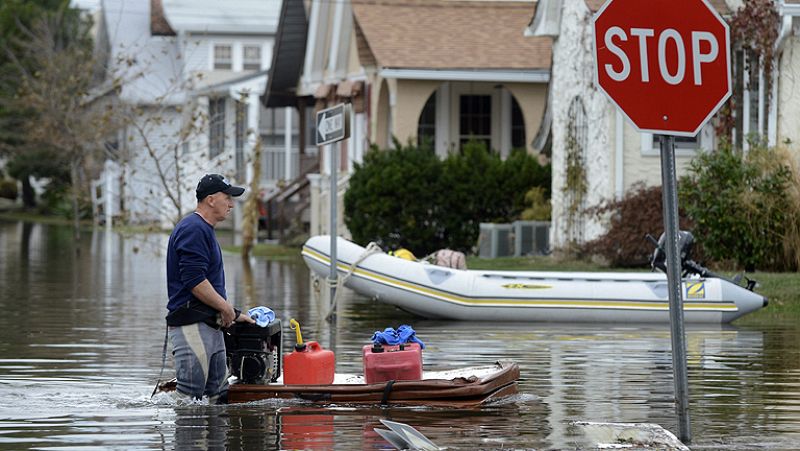  'Sandy' deja casi un centenar de muertos en EE.UU.