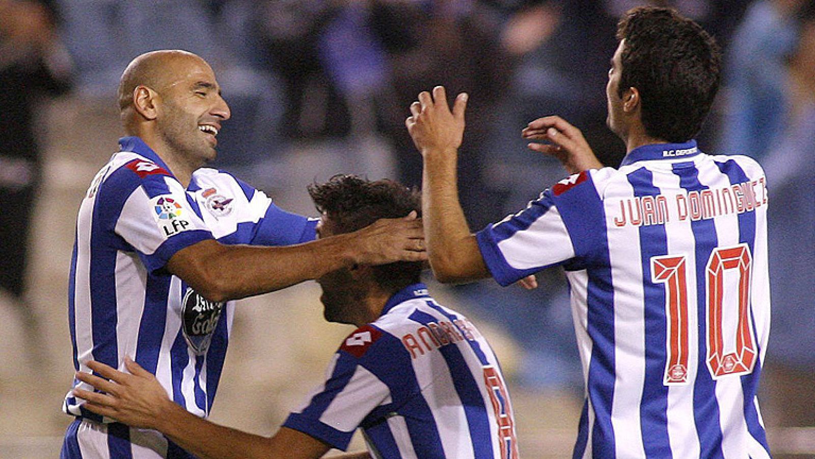 El Mallorca sacó un  importante empate (1-1) de Riazor. El Deportivo de la Coruña de  adelantó en el marcador, en una primera mitad con poco fútbol,  gracias a un golazo de Manuel Pablo. En la segunda parte, en el 71,  Geromel puso las tablas con un 