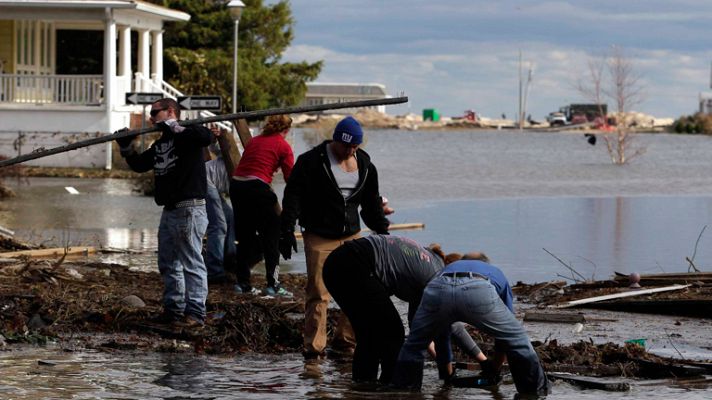 Informativo 24h - Obama declara "zona catastrófica" Rhode Island tras el paso del huracán "Sandy"