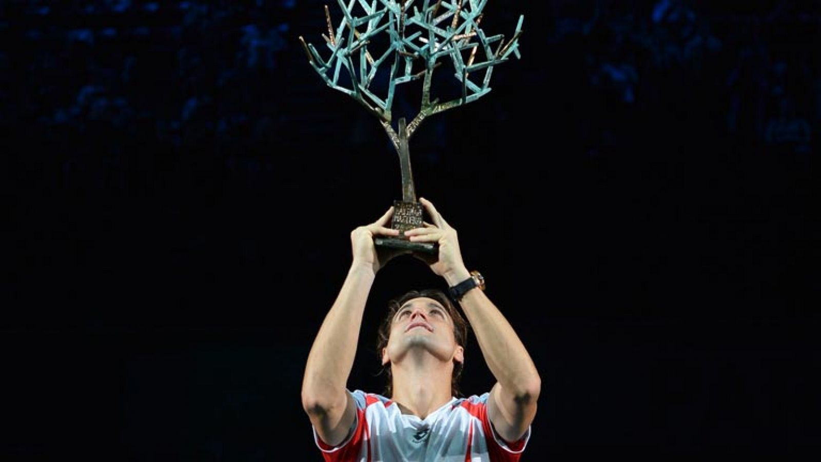 Ferrer recibe el árbol de los campeones de París