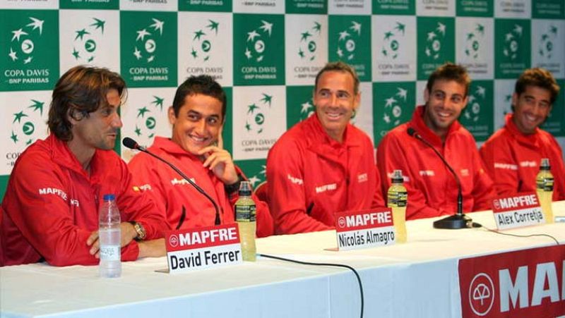 Ya tenemos equipo para la final de la Copa Davis de tenis que se jugará en Praga dentro de 11 días. Alex Corretja, el capitán español se ha decantado por los hombres que han jugado las últimas eliminatorias en ausencia de Rafa Nadal: David Ferrer, Ni