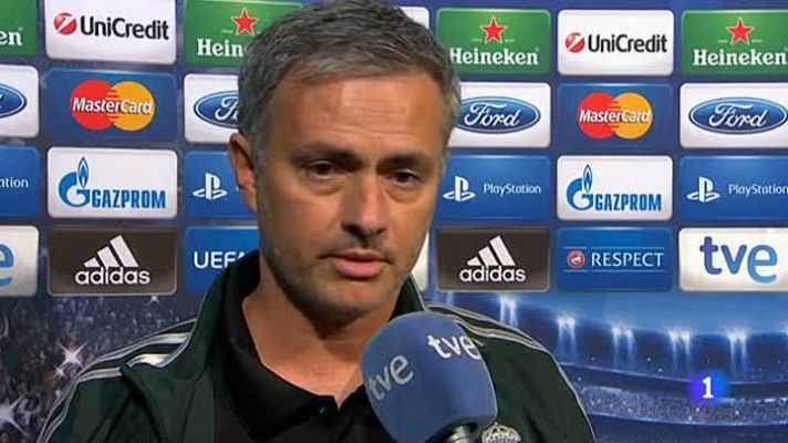 Telediario 1 - Mourinho: "Me pagan para trabajar, no para ir a actos"