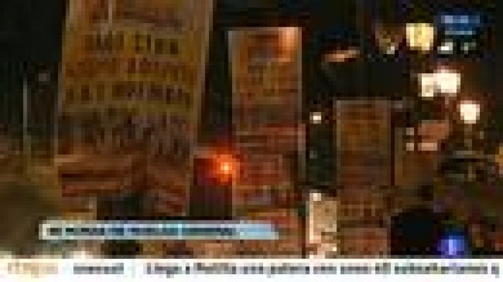 Telediario 1 - Grecia vive una huega general de 48 horas contra los recortes exigidos por la troika