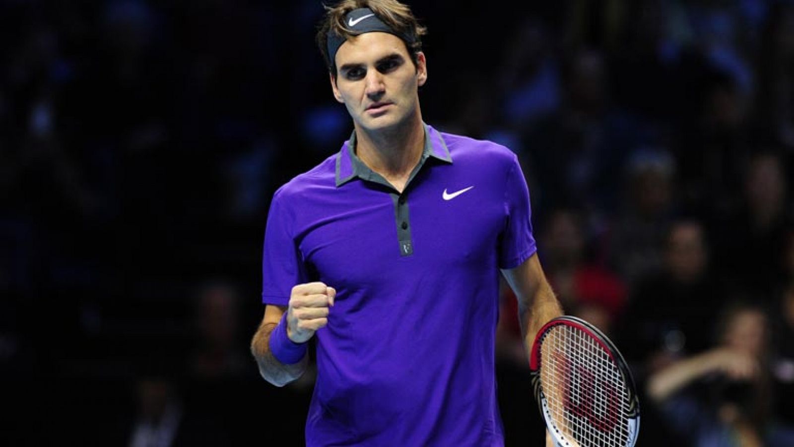 Federer da toda una lección de "maestro" a Tipsarevic