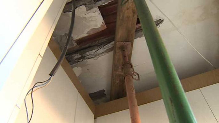 Telediario 1 - Miedo al derrumbe por aluminosis