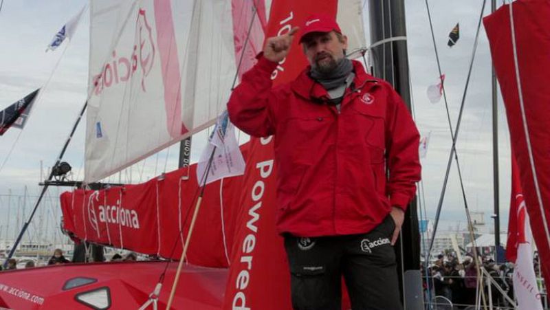 El navegante español Javier 'Bubi' Sansó, que participará en la Vendée Globe -la vuelta al mundo en solitario, sin escalas y sin asistencia-, saluda a los usuarios de RTVE.es y nos cuenta cómo será la aventura que comienza el sábado 10 de noviembre e