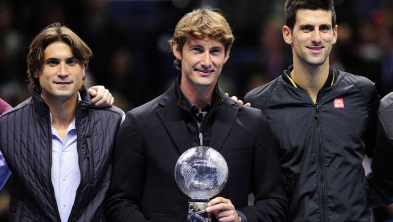 Los maestros homenajean a Juan Carlos Ferrero 