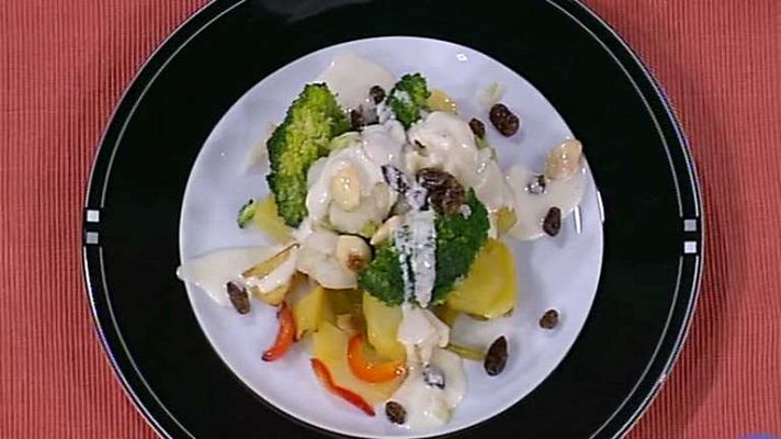 Cocina con Sergio - Coliflor al ajoblanco con uvas pasa