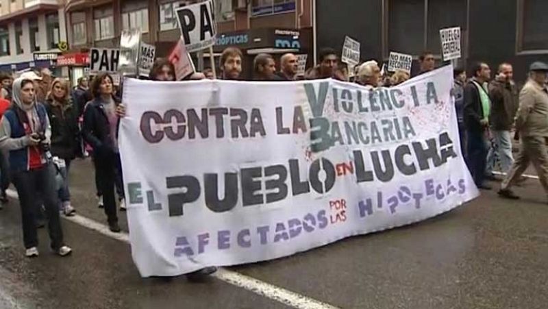 En Murcia, colectivos contras los desahucios participan en la "Marcha contra la pobreza" 