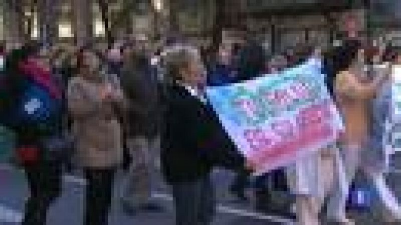 El apoyo de Ana Botella a trabajadores del Hospital de La Princesa