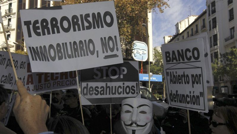 Gobierno y PSOE buscan un acuerdo para frenar los desahucios
