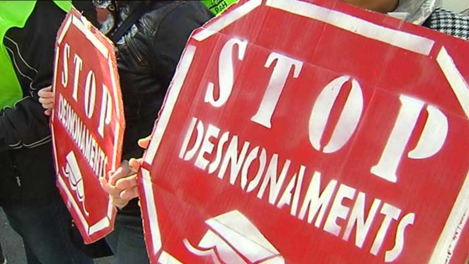 El Gobierno y Partido Socialista se reúnen por tercera vez para frenar los desahucios 