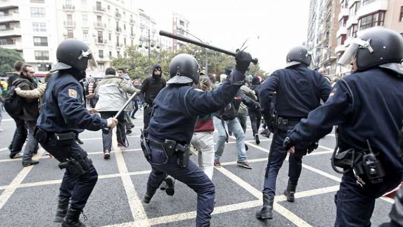 El ministro del Interior ha destacado que la jornada se está desarrollando sin grandes incidentes