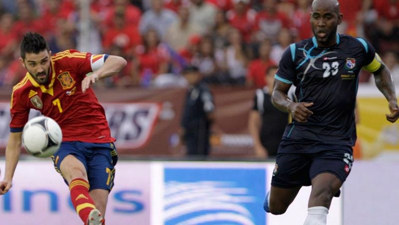 Villa vuelve a ser titular con gol 