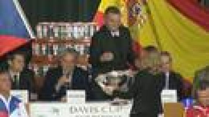 Telediario 1 - Ferrer y Stepanek arrancan la final número 100 de la Davis