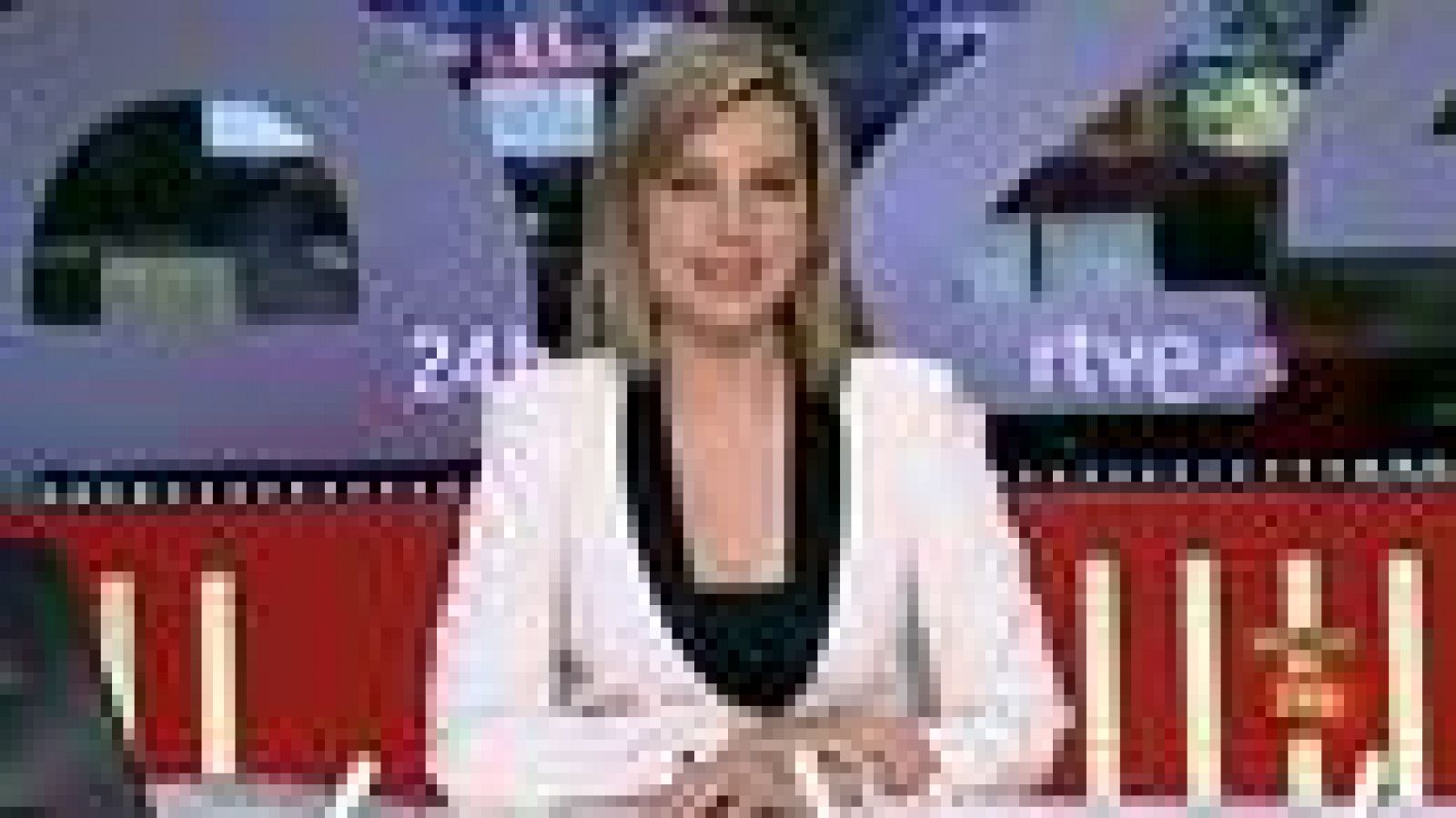 Lucrecia canta los boleros más famosos - Informativo 24h | Ver