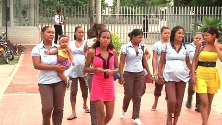 Telediario 1 - "Concienciados con la infancia"