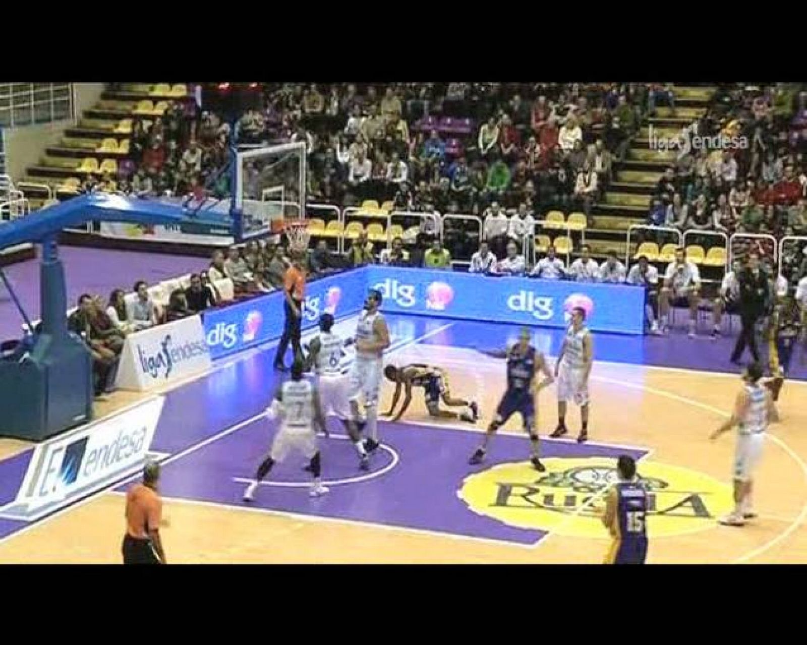 Baloncesto en RTVE: Blancos de Rueda 76-61 Lagun Aro | RTVE Play