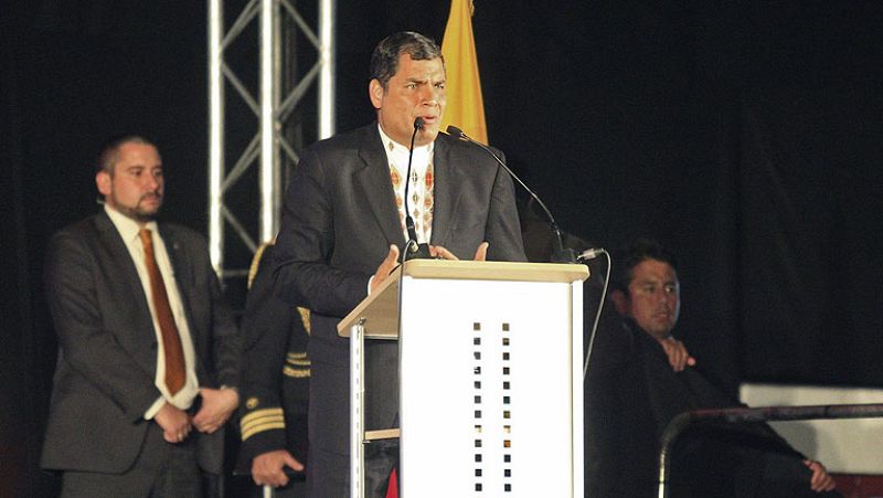 Correa agradece a emigrantes su sacrificio y los invita a regresar a Ecuador