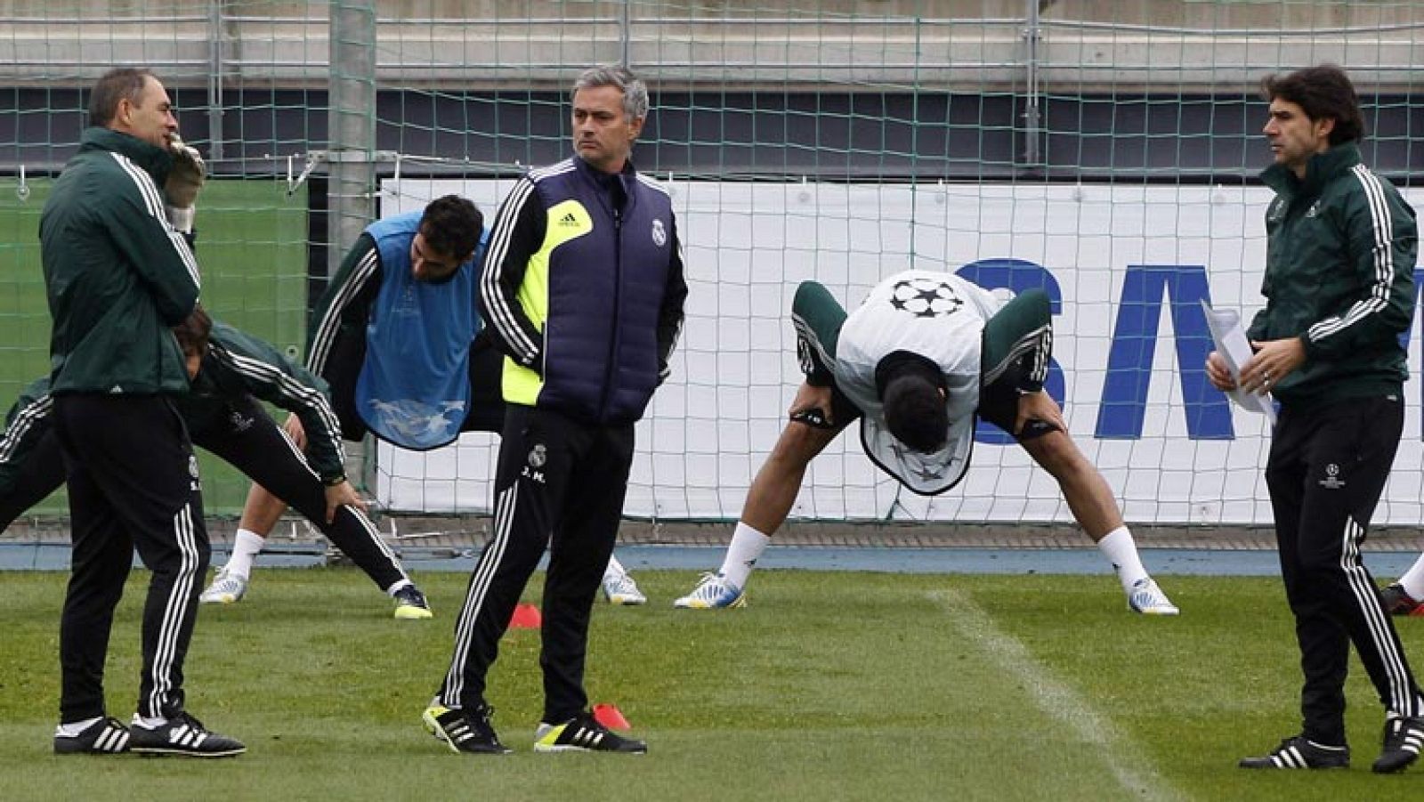 El Real Madrid busca los octavos en Manchester | Ver