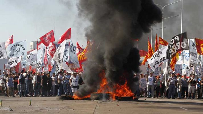 Telediario 1 - Paro en Argentina