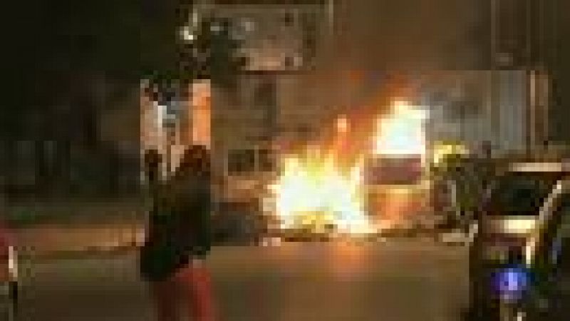  Basura en llamas por segunda noche consecutiva en Jerez