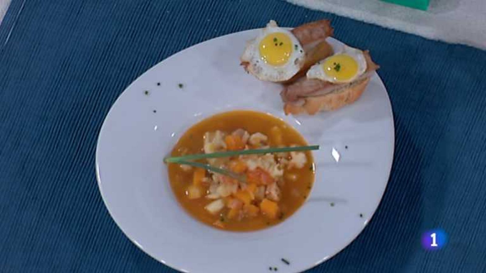 Cocina con Sergio - Sopa de calabaza con tosta de atún - ver ahora