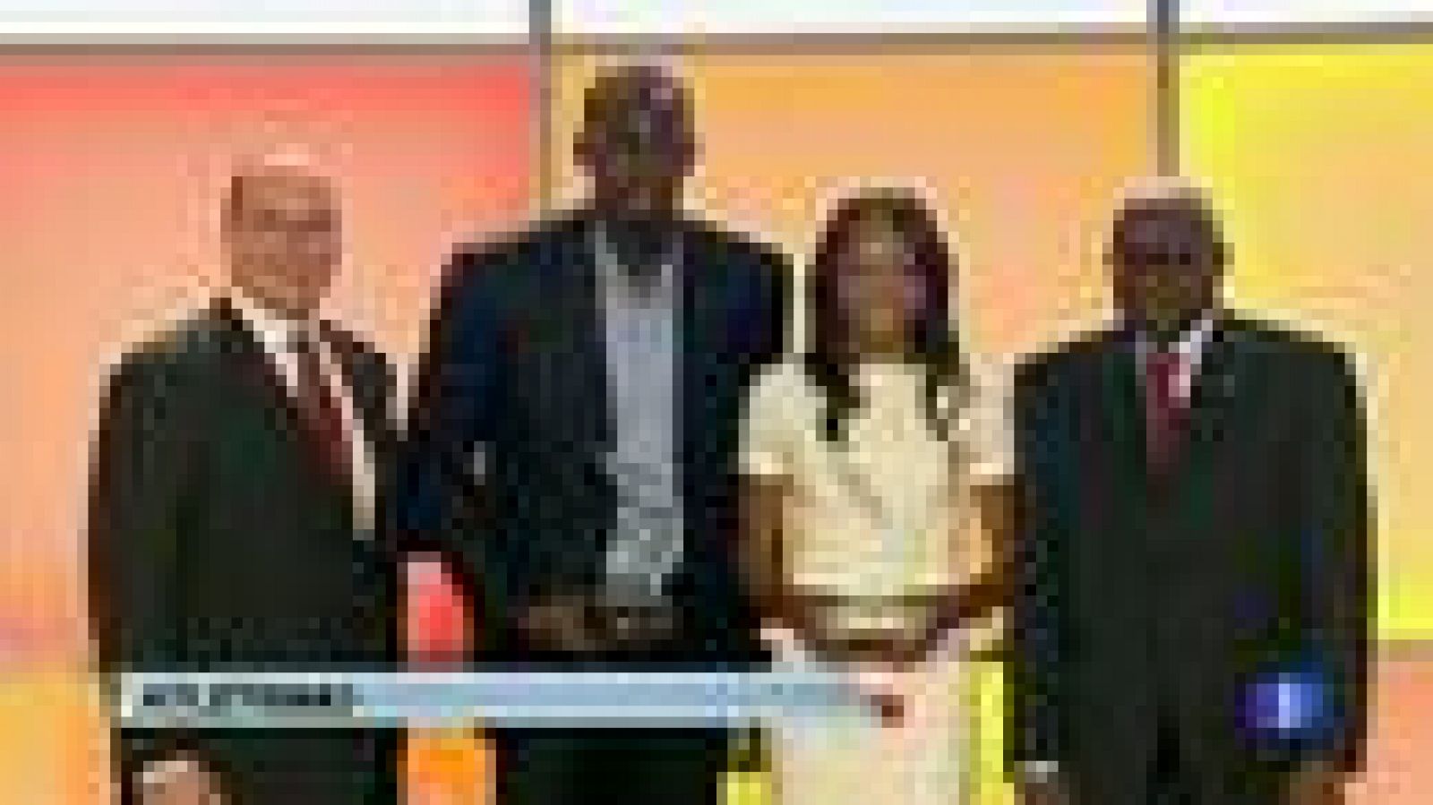 El velocista jamaicano Usain Bolt, pentacampeón mundial y seis veces campeón olímpico, y la estadounidense Allyson Félix, tricampeona olímpica en Londres 2012, han sido elegidos hoy en Barcelona como Mejores Atletas Mundiales de 2012 por la Federació