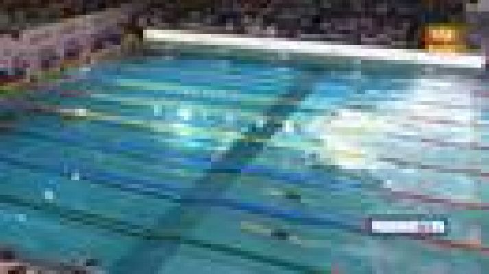  - La francesa Muffat establece un nuevo récord mundial en los 400 libres