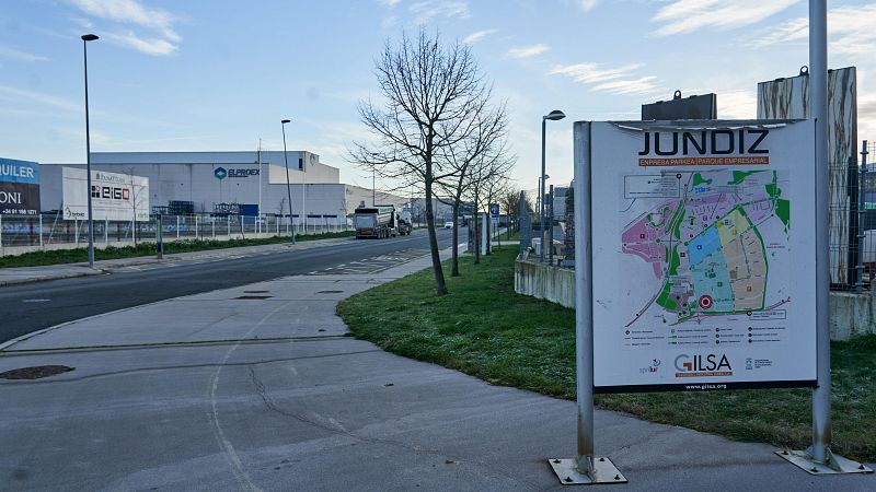 Mueren dos jvenes en la colisin entre dos coches en Vitoria