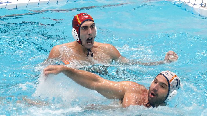 Waterpolo - Europeo waterpolo | Show de Unai Aguirre de paradas y gestos