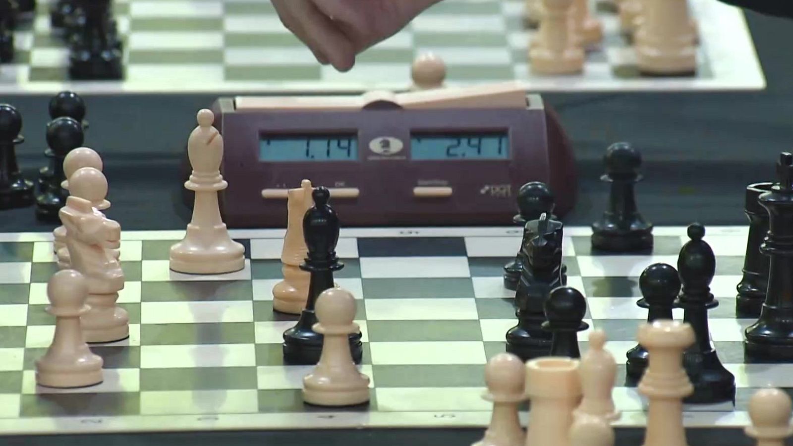 Un equipo de reclusos participan en la Copa Catalana de ajedrez | Ver