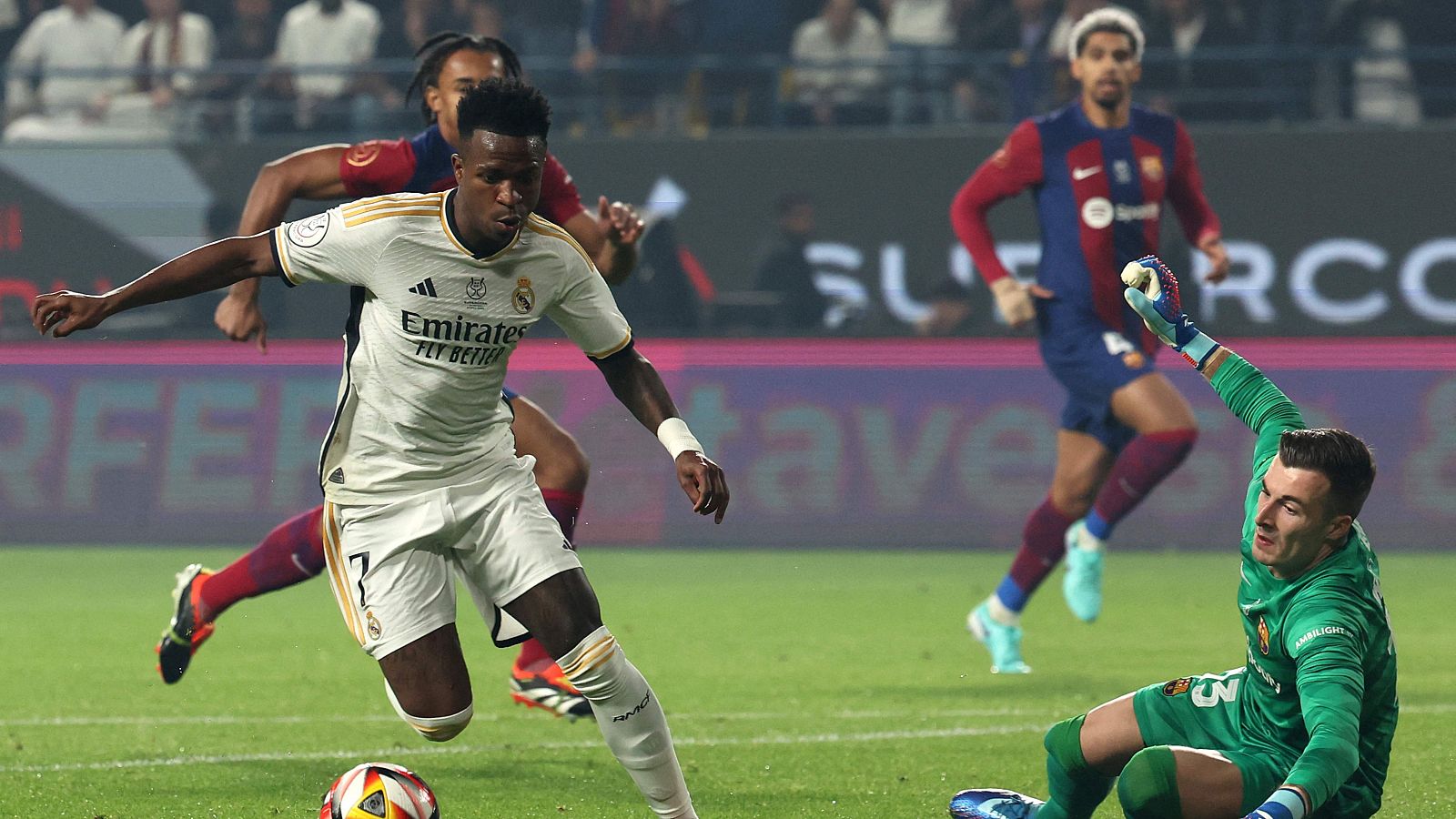 Vinícius: "No soy un santo, hablo demasiado" - Fútbol | Ver