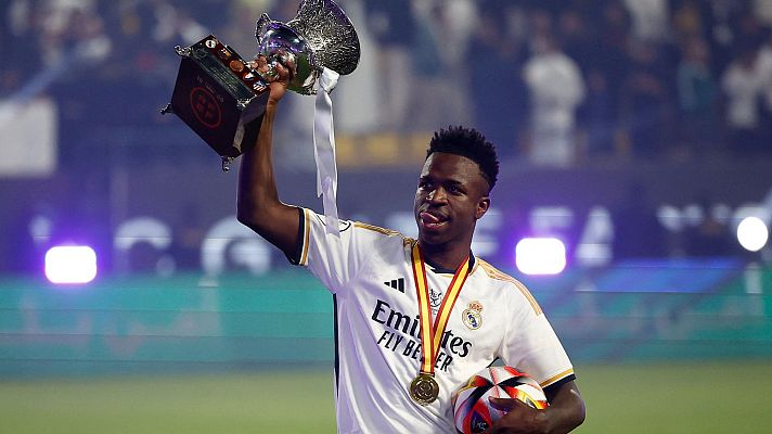 Fútbol - El Madrid gana la Supercopa con una goleada al Barça