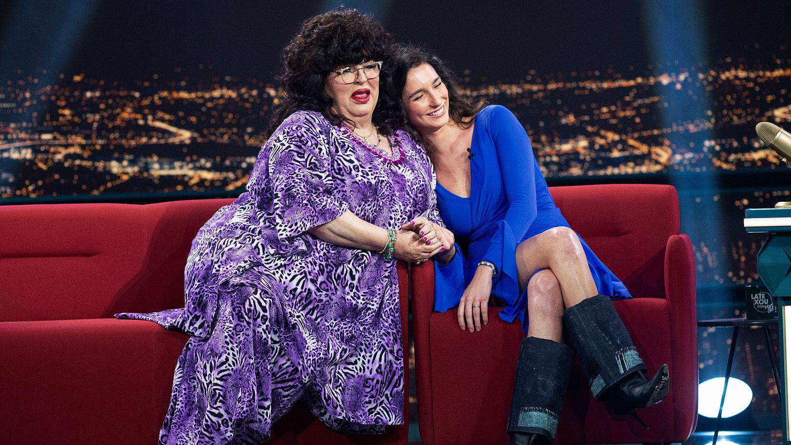 Late Xou - Entrevista a Lola Rodríguez y a Paca la Piraña - Late Xou con Marc Giró | Ver
