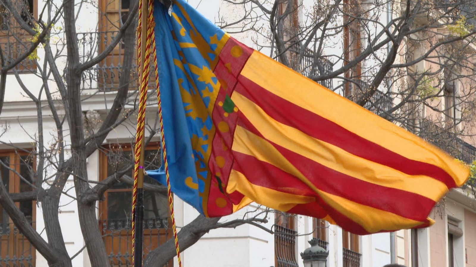 ¿Qué es el derecho civil valenciano y por qué se pide su reconocimiento en la Constitución? | Ver