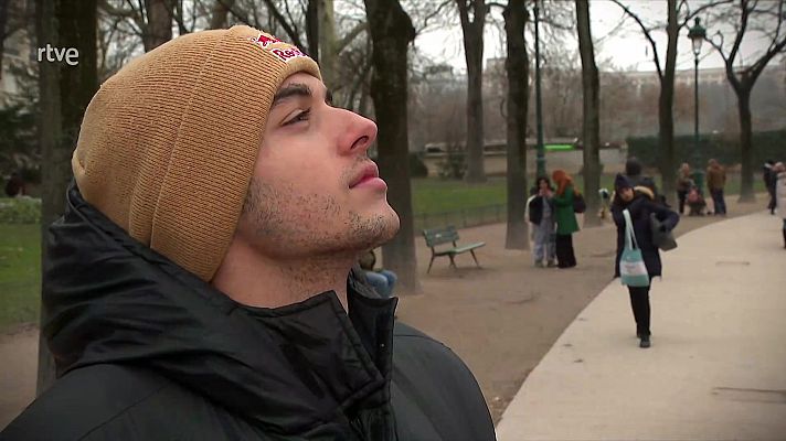 Telediario 2 - Alberto Ginés, ¿Se puede escalar la Torre Eiffel?