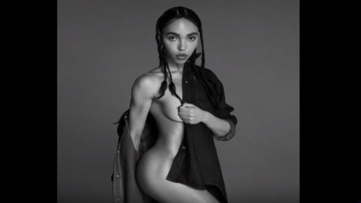 Telediario 1 - La actriz y cantante FKA Twigs protagoniza una campaña polémica de Calvin Klein
