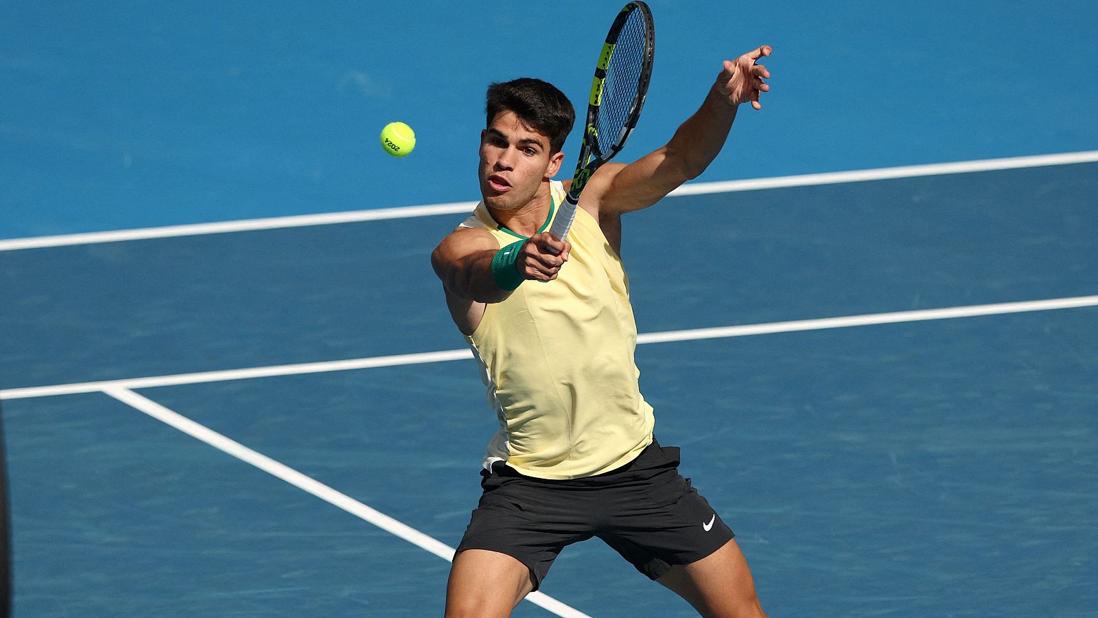 Alcaraz vence a Sonego y avanza en el Open de Australia