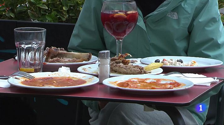 L'Informatiu - Acusen la "foodificació" d'acabar amb la identitat culinària pròpia d'algunes ciutats