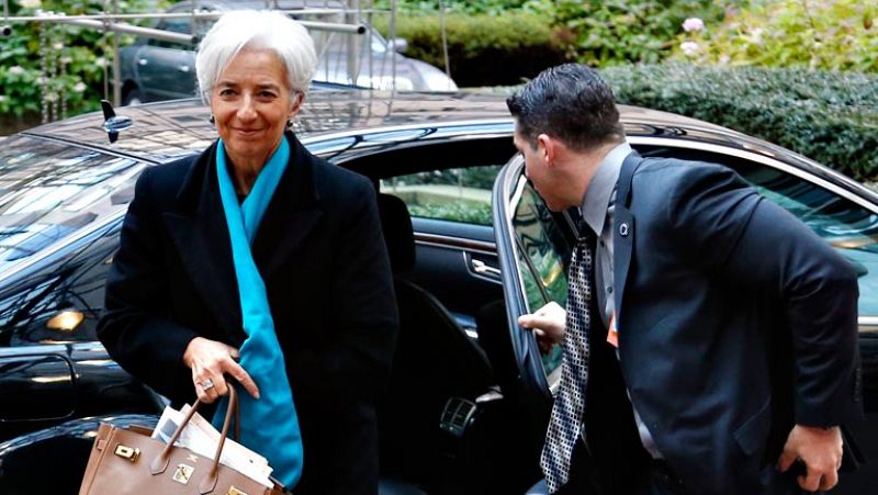 El FMI y la eurozona desbloquean 43.700 millones de euros de ayuda a Grecia