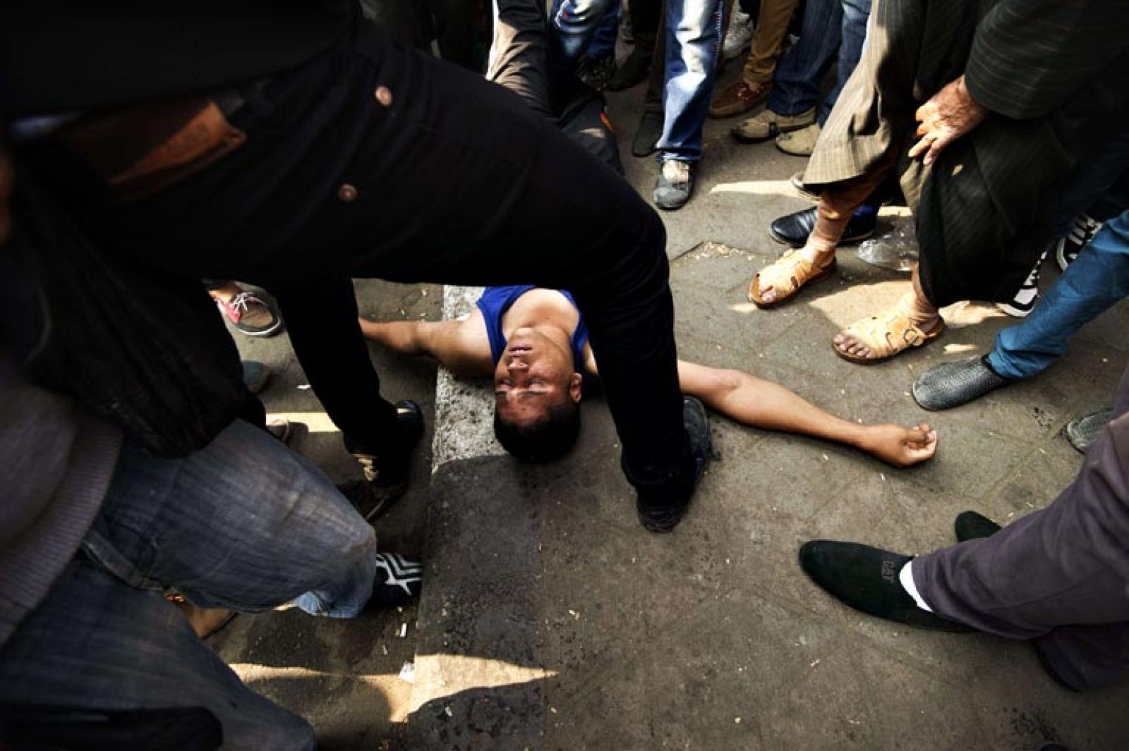 Manifestantes egipcios vuelven a tomar Tahrir contra el decreto que blinda los poderes de Morsi