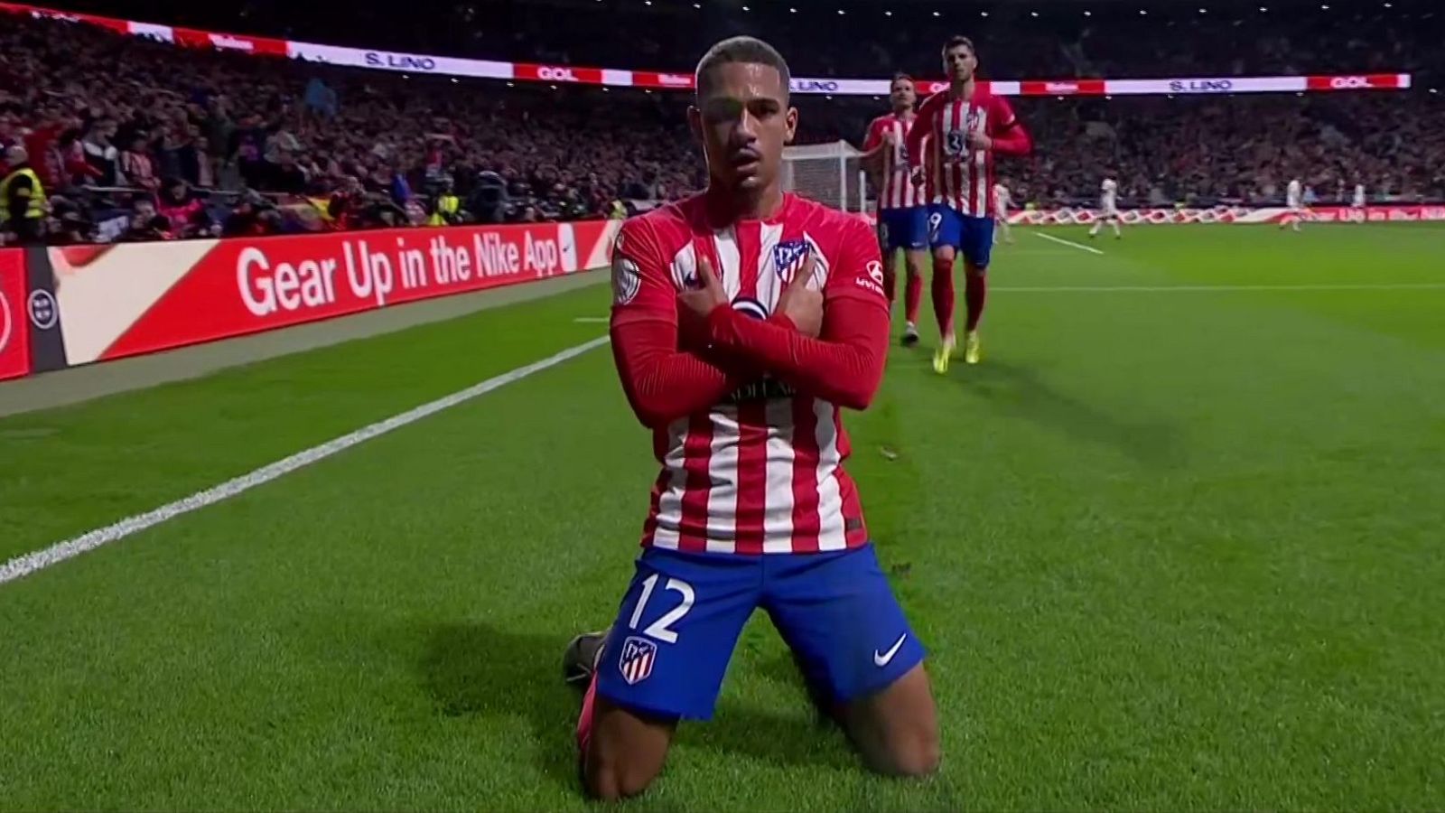 Copa del Rey | Samu Lino se cuela entre la defensa madridista para marcar el primero del Atleti