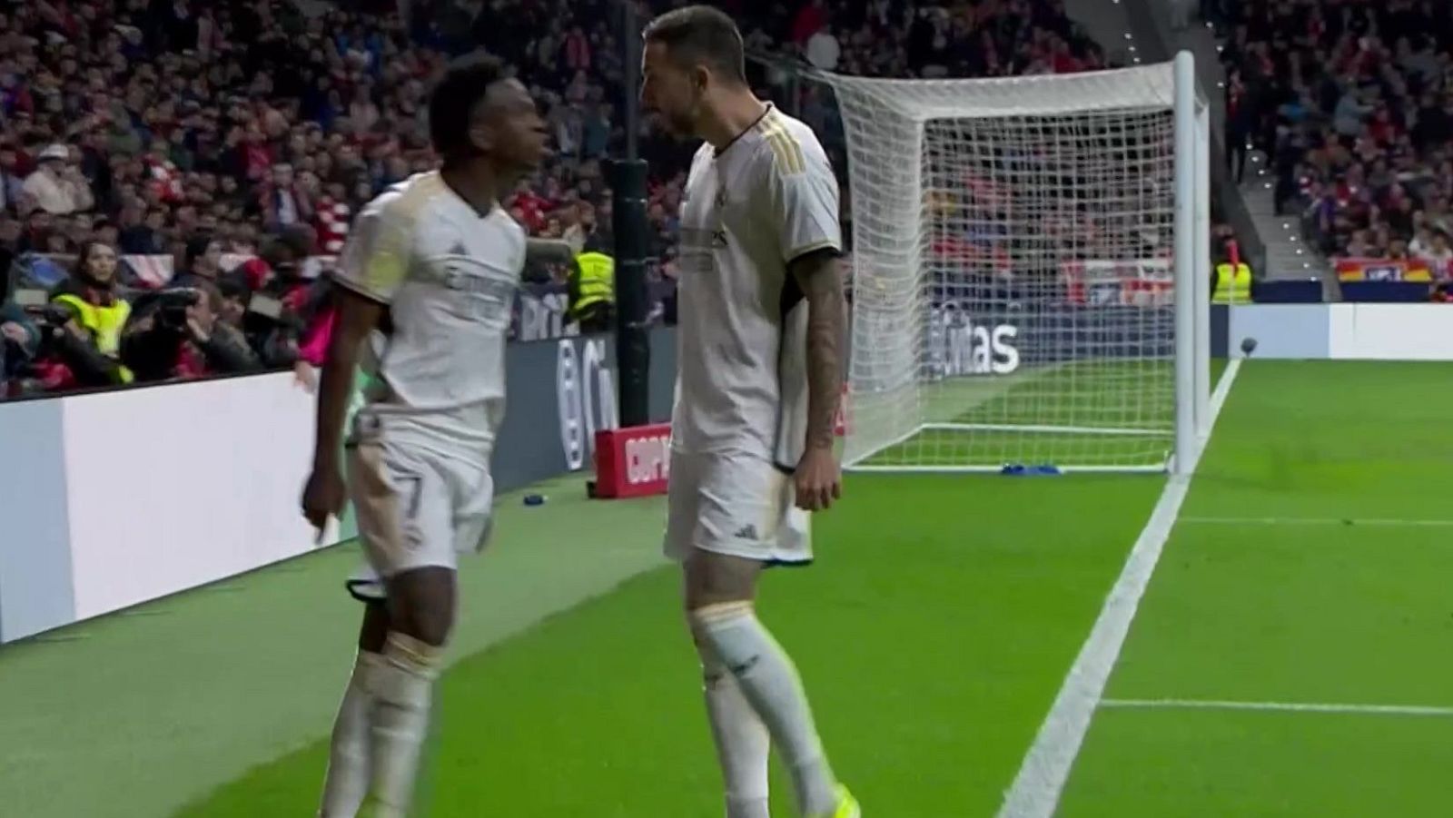 Del 3-1 al 2-2: Lunin salva al Madrid y Joselu manda a la red un pase teledirigido de Bellingham