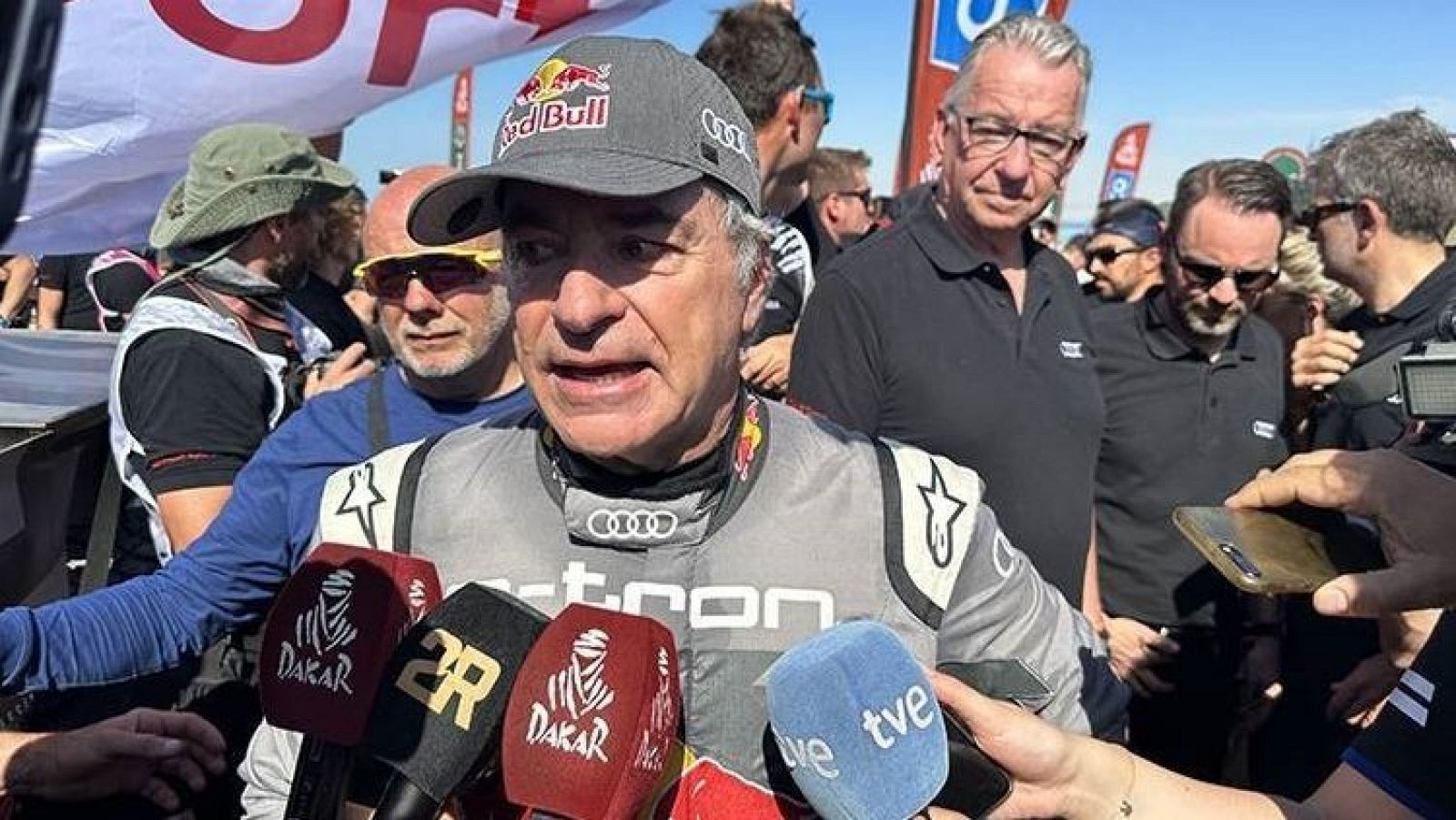 Sainz: "Ganar el Dakar con este coche tan especial es algo único"