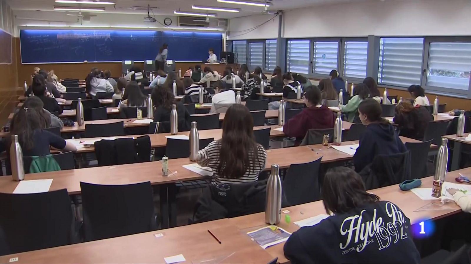 Més d'un centenar d'estudiants participen a la primera Olímpiada Matemàtica femenina