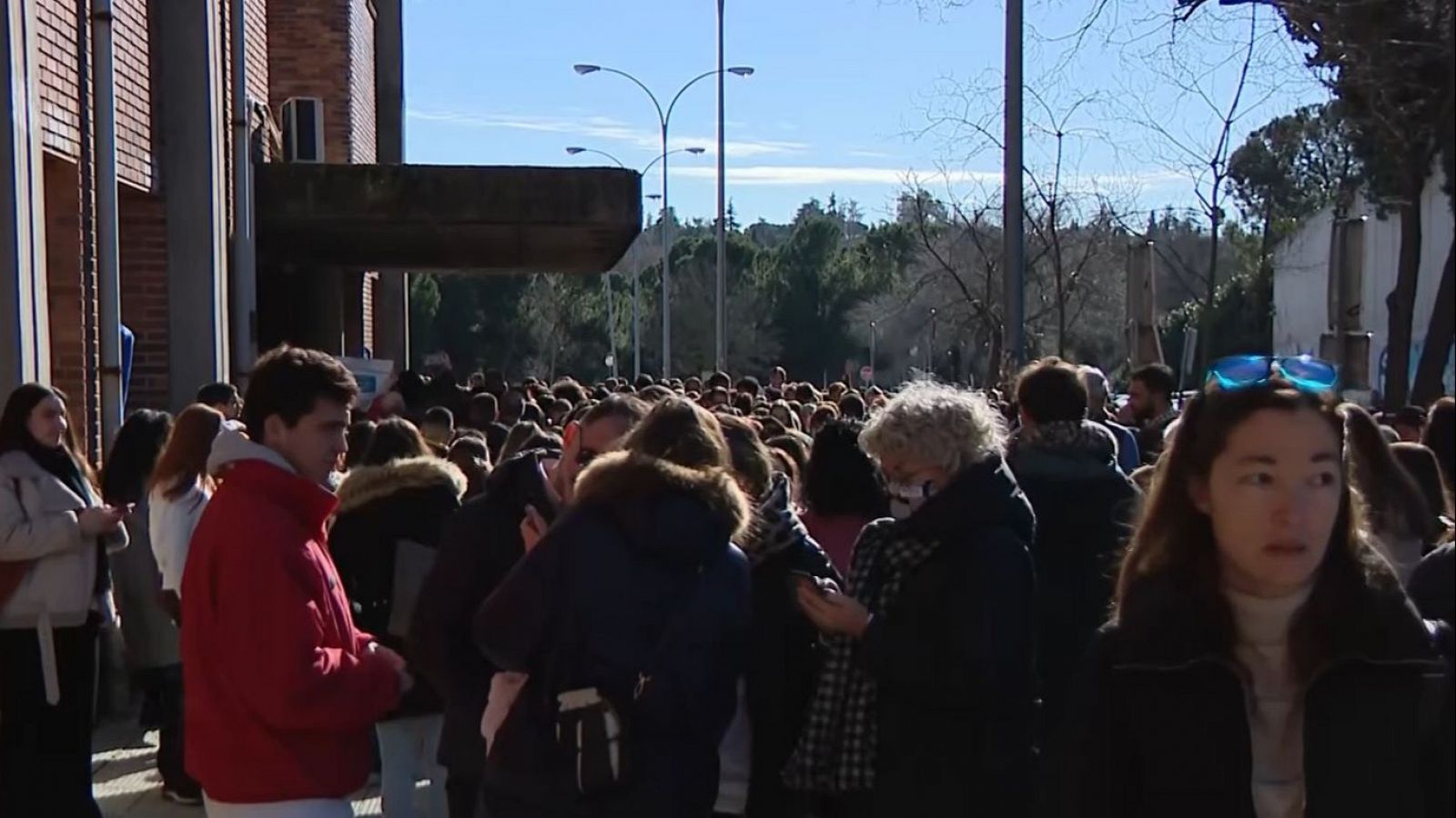 Más de 30.000 aspirantes se examinan por una plaza sanitaria